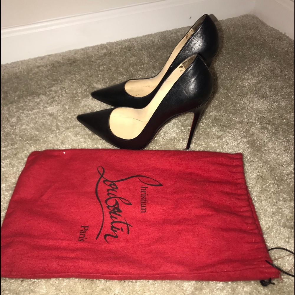 Size 40 barely used Christian Louboutin